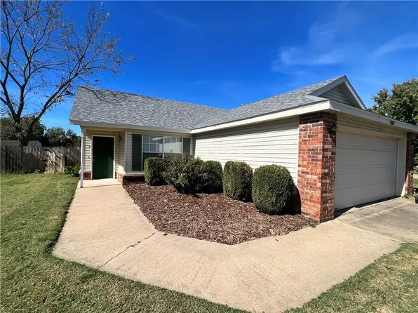 1102 SW Tunbridge Dr, Bentonville, AR 72712