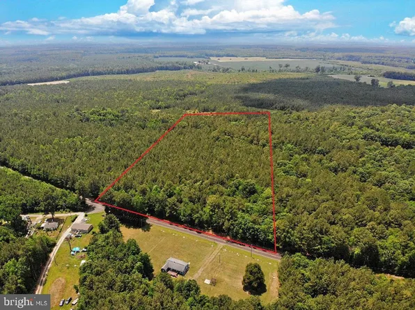 Salisbury Rd, Spring Grove, VA 23881