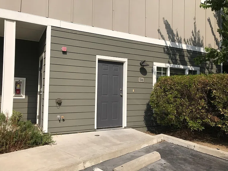 1818 Moore Blvd #106 — Photo 3