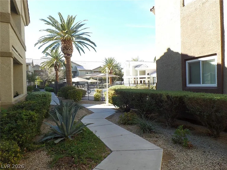 3917 Lazy Pine St #201 — Photo 34