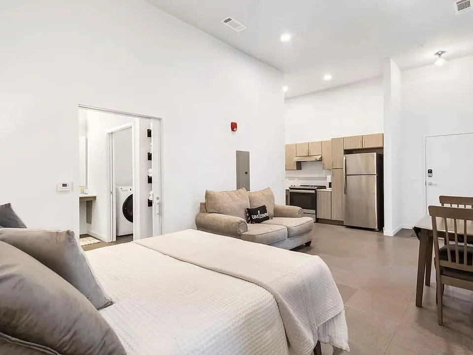 3938 S Grand Ave #ID1520949P