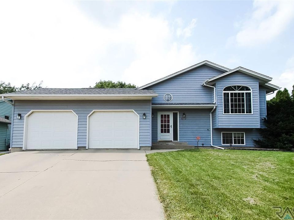 1st image of 619 Hickory Ln