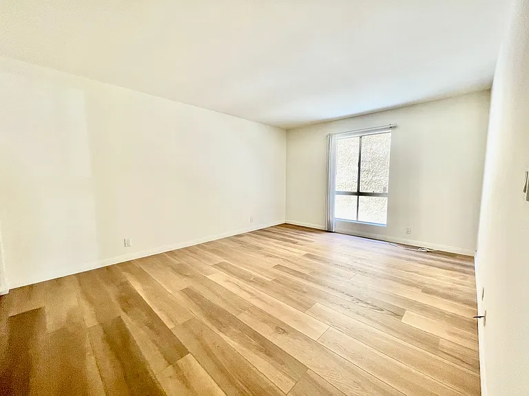 5958 E Naples Plz #NA — Photo 14