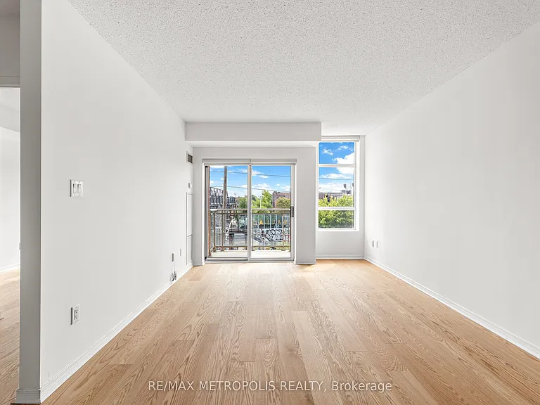 2495 Dundas St W #412 — Photo 10