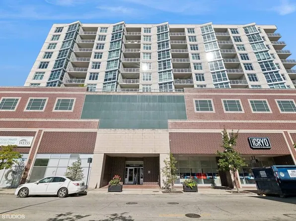 1134 W Granville Ave #1017, Chicago, IL 60660