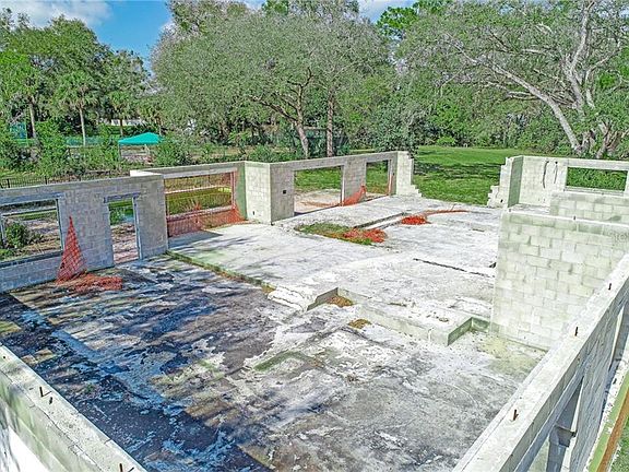 3rd image of 200 Riverview Dr