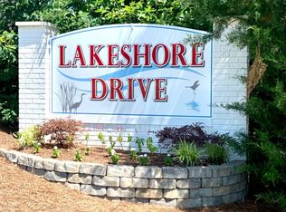 485 Lakeshore Dr, New London, NC 28127