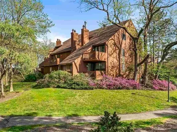 525 Teal Plz, Secaucus, NJ 07094