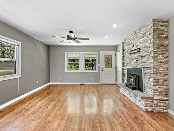 5th image of 41959 N Beachview Dr