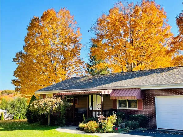 105 Elliott Dr, Butler, PA 16001