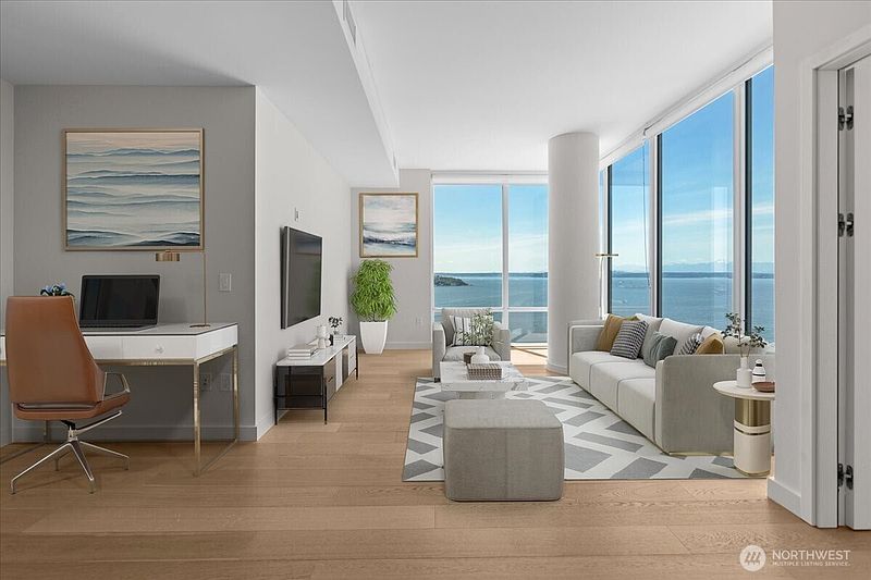 4th image of 121 stewart Street #2507