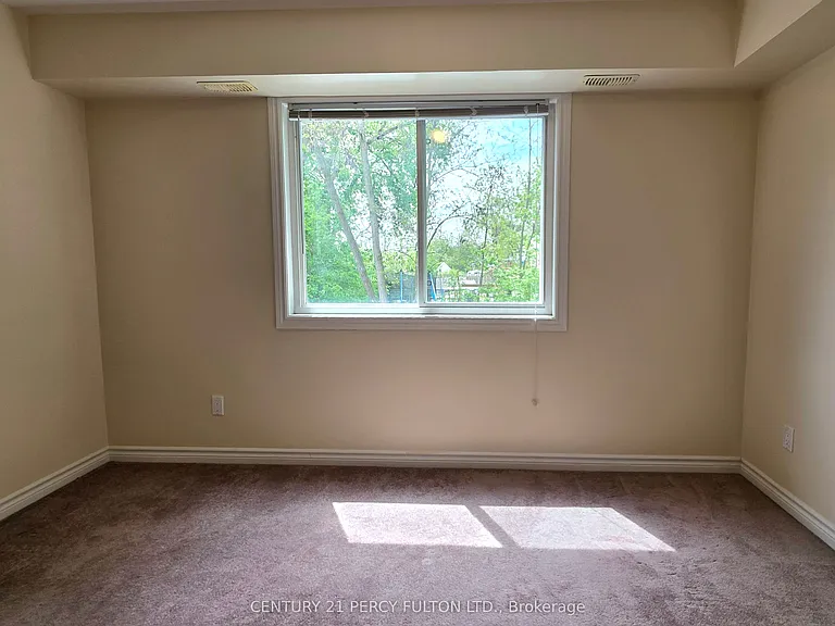 144 Mary St N #2 — Photo 25