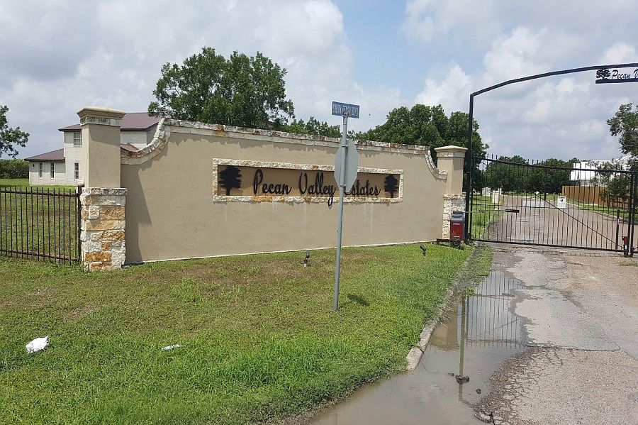 1st image of 5505 W Pecan Dr