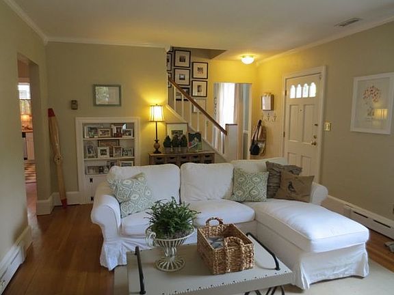 ANOTHER VIEW OF LIVING ROOM