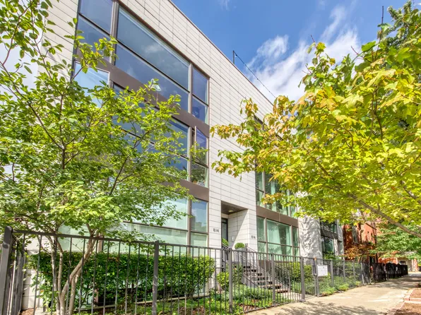 814 N Wood St #3S, Chicago, IL 60622
