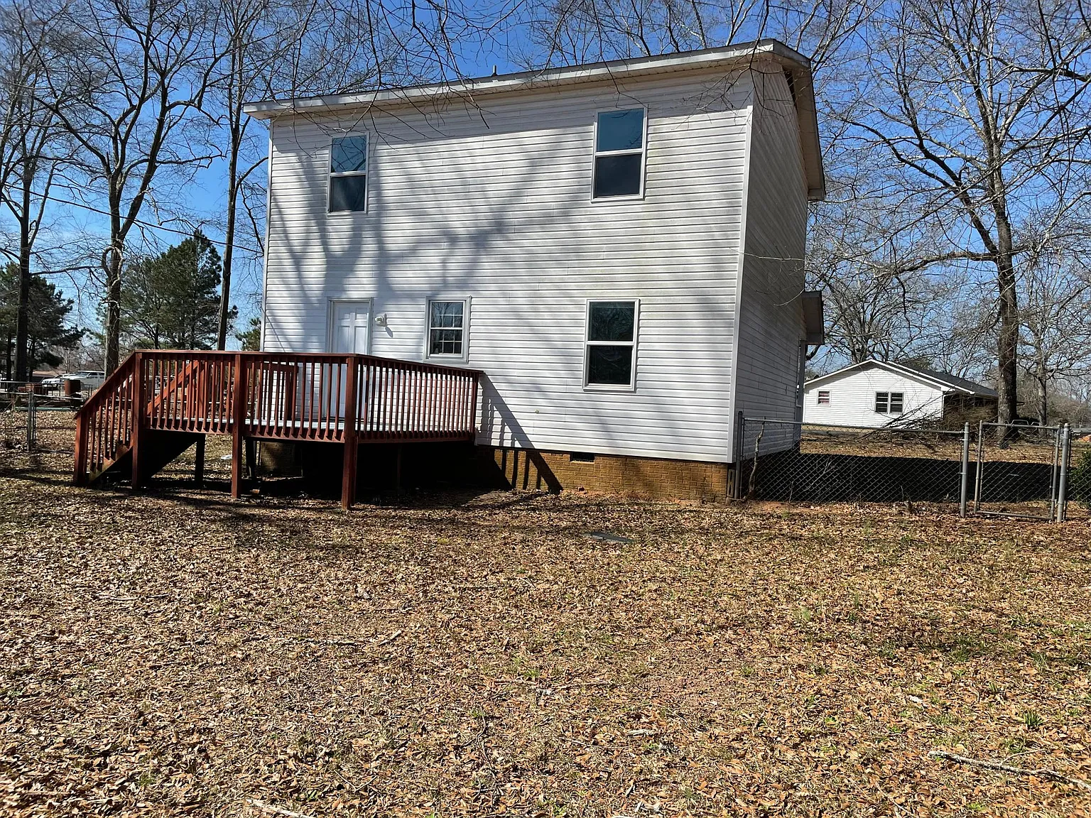 3 bed, 1.5 bath, 1250 sqft, $1,450 — Photo 3