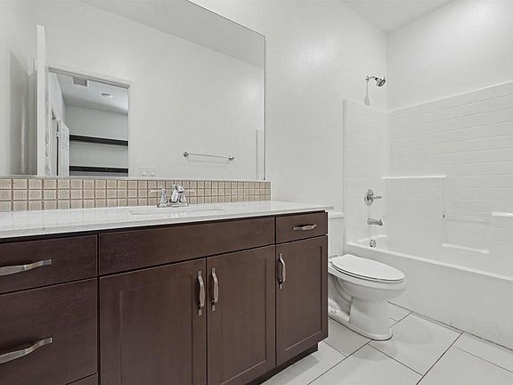 3rd image of 1320 Calle Sandcliff Unit 42