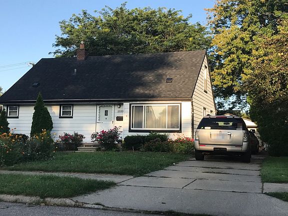 2nd image of 25765 Mackinac St