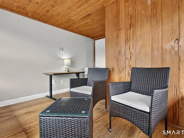 440 Evergreen Ave — Photo 17
