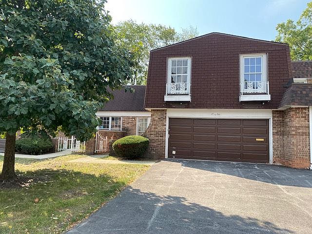 1st image of 17W761 Lowell Ln