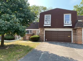 17W761 Lowell Ln, Villa Park, IL