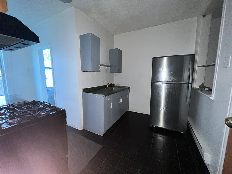 422 Saint Pauls Ave #5 — Photo 9