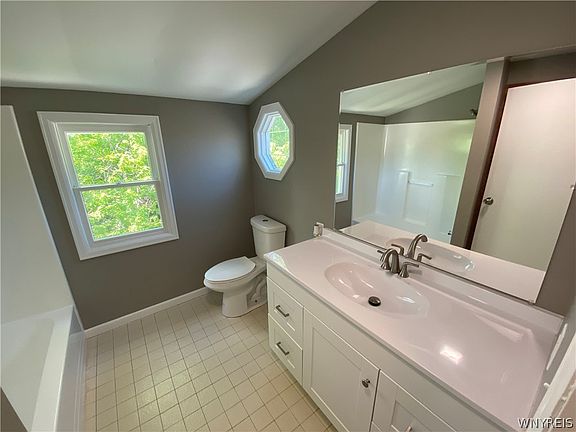 3rd image of 12 Sudbury Ln