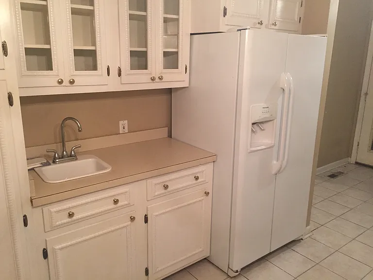105 Suburban Dr — Photo 10