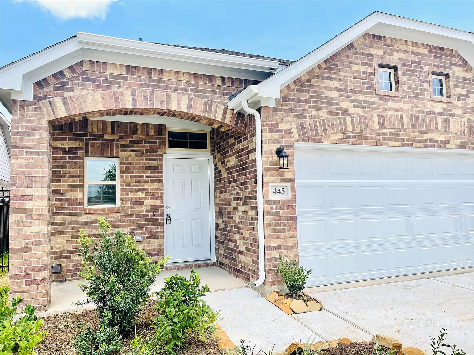 3 bed, 3.0 bath, 1800 sqft, $2,250 — Photo 1