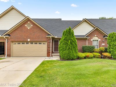 20701 Doves Pointe Dr, Brownstown, MI, 48174