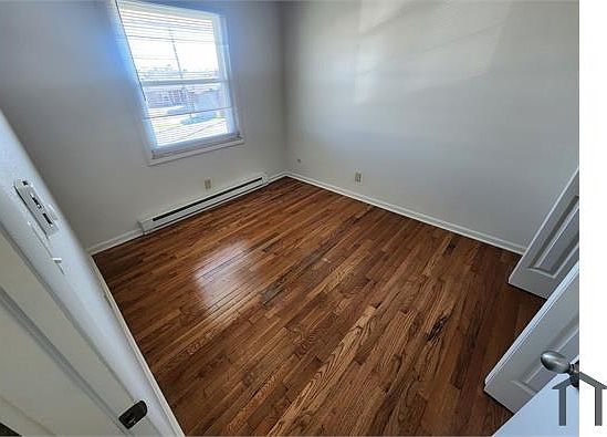 4th image of 4510 W Washington St #206
