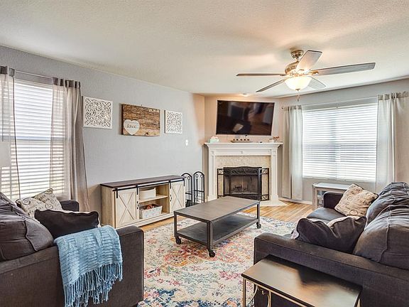 3rd image of 517 Leatherman Dr