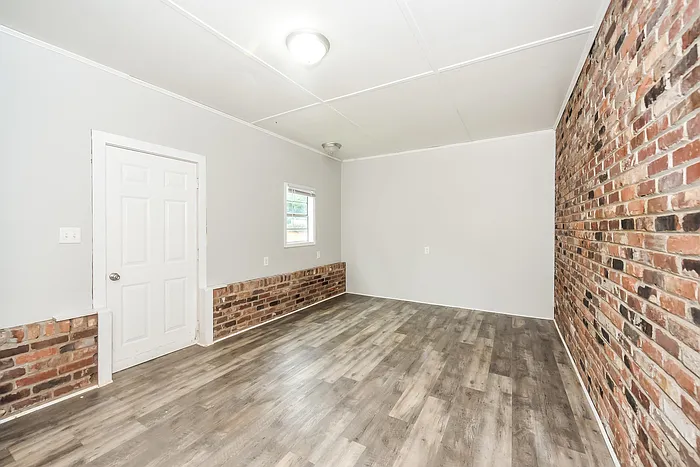 7307 Patricia Dr — Photo 3