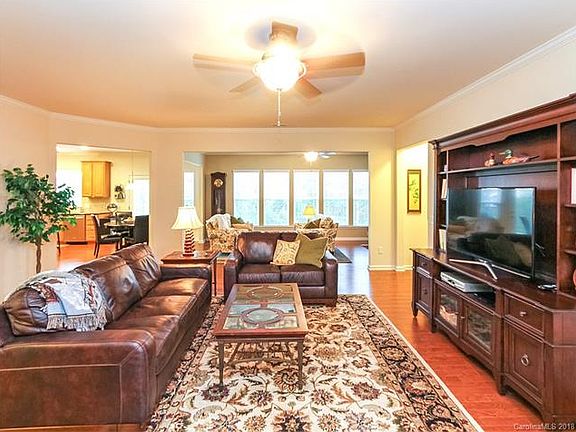 2nd image of 4066 Ambleside Dr