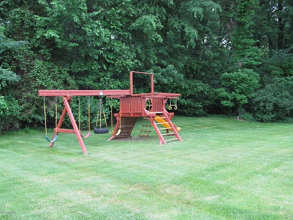 3rd image of 2358 Arbortree Ct SE