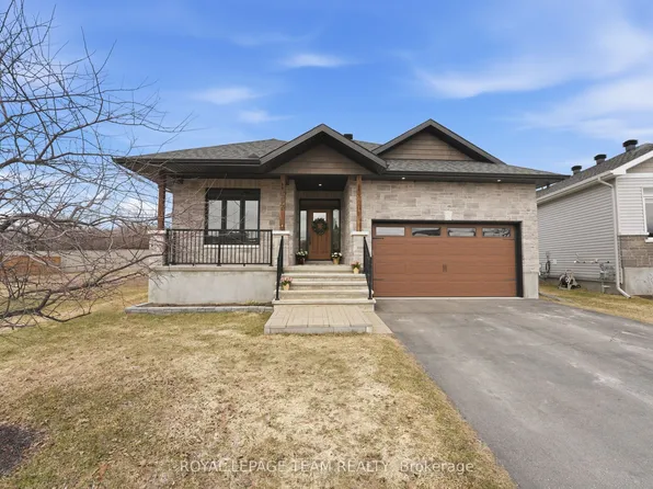 757 Meadowridge Cir, Ottawa, ON K0A 1L0
