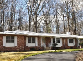 8945 Glenbrook Rd, Fairfax, VA 22031