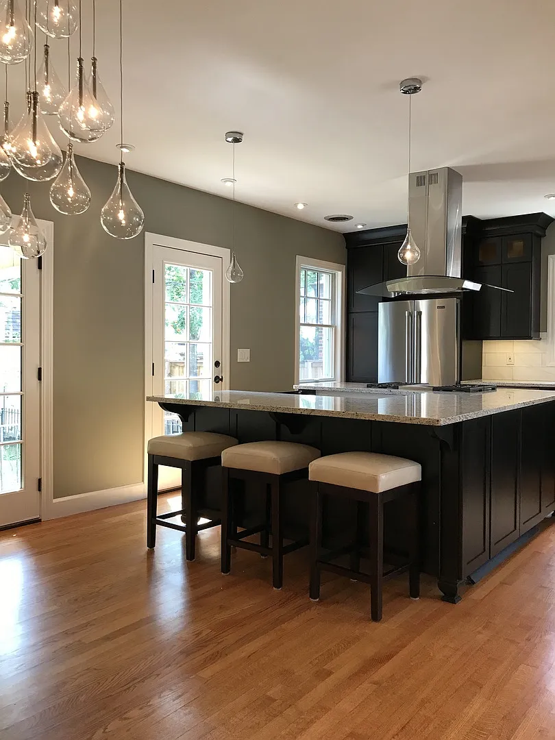 Two bed one bath in prime Park Hill location. — Photo 3