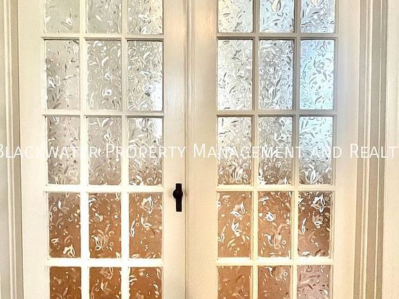 3rd image of 130 Marshall St