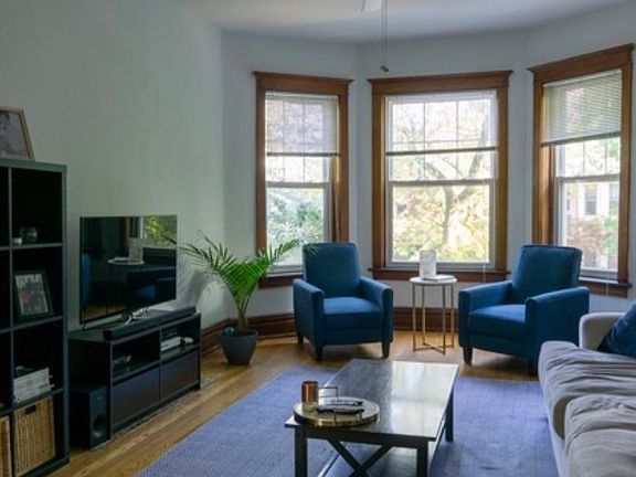2nd image of 3802 N Seeley Ave APT 2S