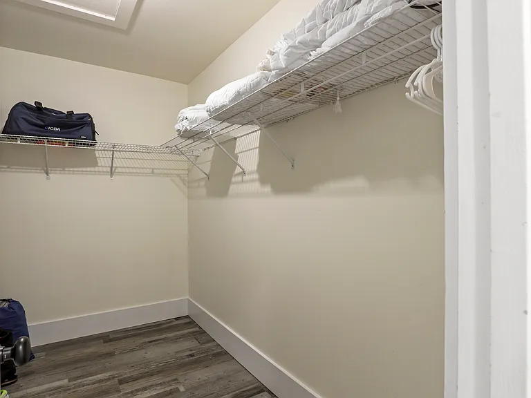 Walk-in Closet