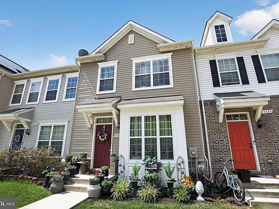 2nd image of 45674 Bethfield Way