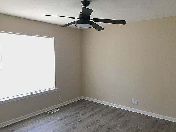 5th image of 549 Michele Dr