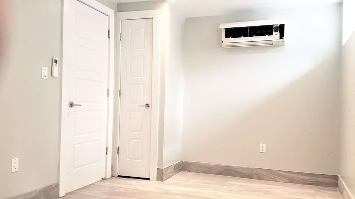 Rented by The Hamilton Group | media 18
