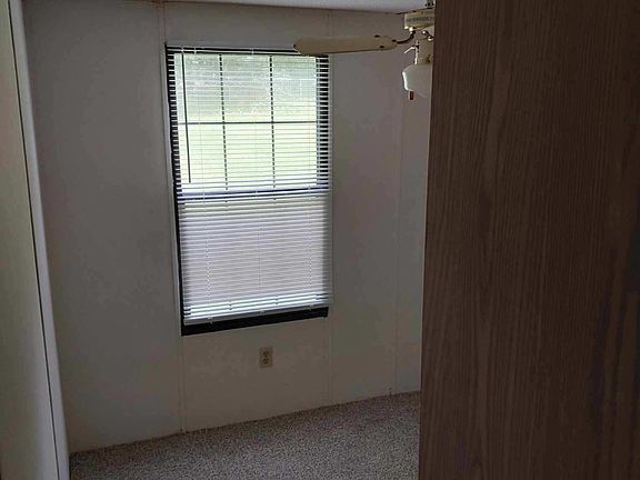 5th image of 643 Oak Grove Rd