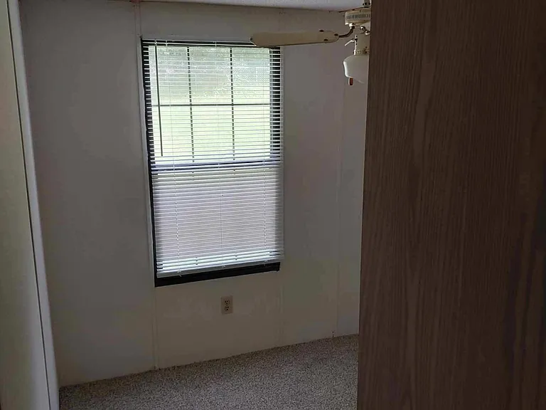 643 Oak Grove Rd — Photo 5