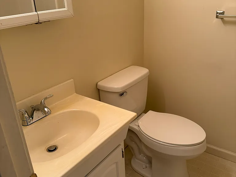 45 Edgemont Ave — Photo 2