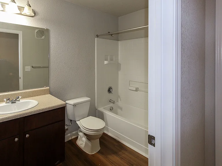 Sizemore Creek Apartments — Photo 17