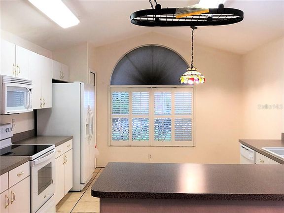 4th image of 4026 Watercove Dr