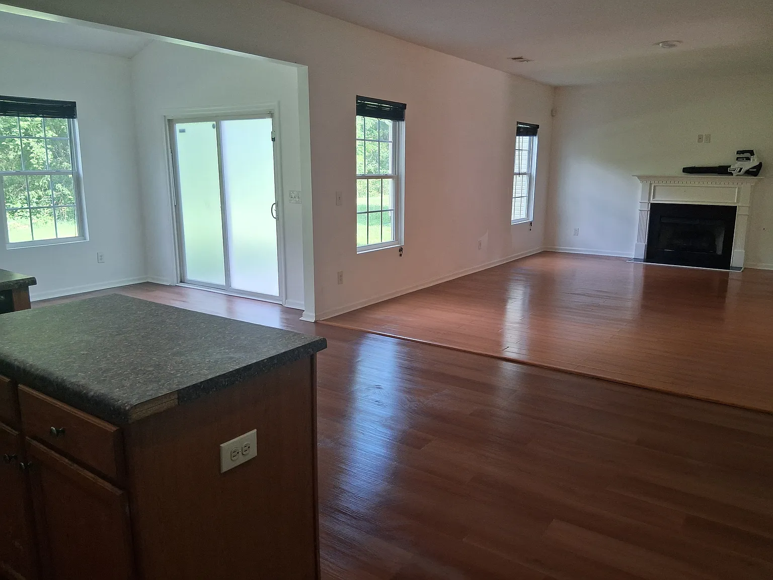 4 bed, 2384 sqft, $2,250 — Photo 4